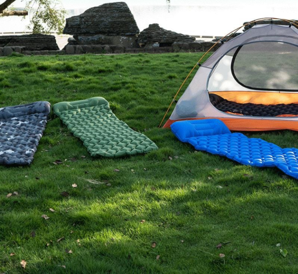 Туристический сверхлегкий матрас со встроенным насосом SLEEPING PAD и воздушной подушкой